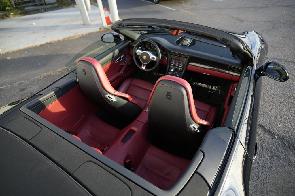 Used 2014 Porsche 911 Turbo S AWD/4WD image 19