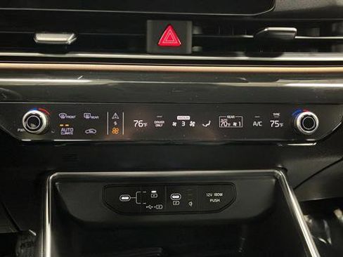 Certified 2025 Kia Carnival SX Prestige FWD image 18