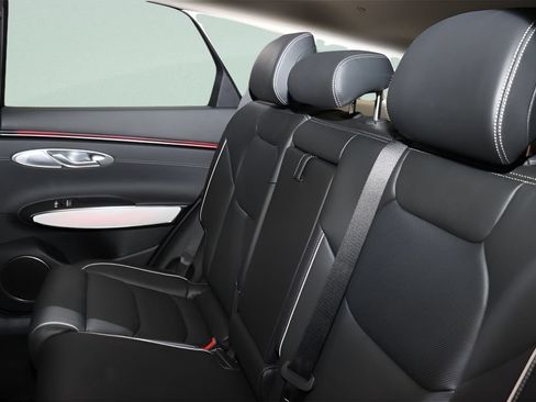 New 2026 Genesis GV70 2.5T Advanced AWD/4WD image 15