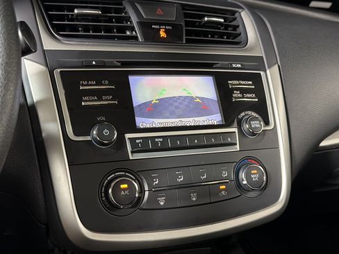Used 2018 Nissan Altima 2.5 S FWD image 22
