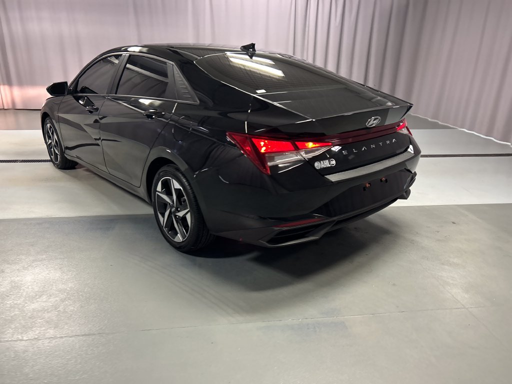 Used 2023 Hyundai Elantra SEL w/ Convenience Package FWD image 5