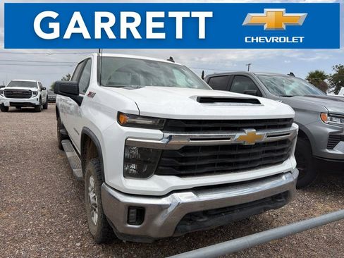Used 2024 Chevrolet Silverado 2500 LT w/ Convenience Package AWD/4WD image 1