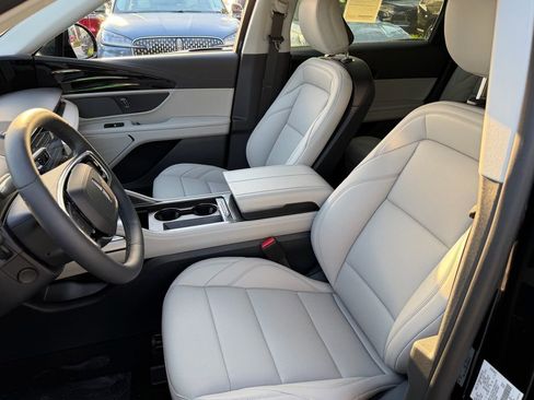 New 2026 Lincoln Nautilus Premier AWD/4WD image 10