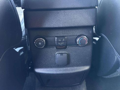 Used 2017 Ford Explorer XLT w/ Equipment Group 202A AWD/4WD image 35