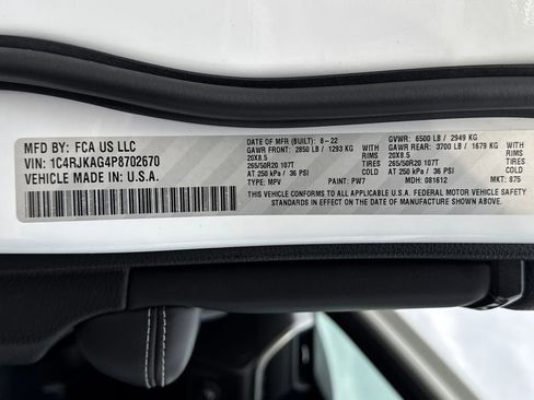 Certified 2023 Jeep Grand Cherokee L Laredo image 43