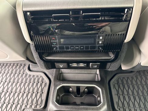 New 2026 Jeep Grand Wagoneer Limited image 18