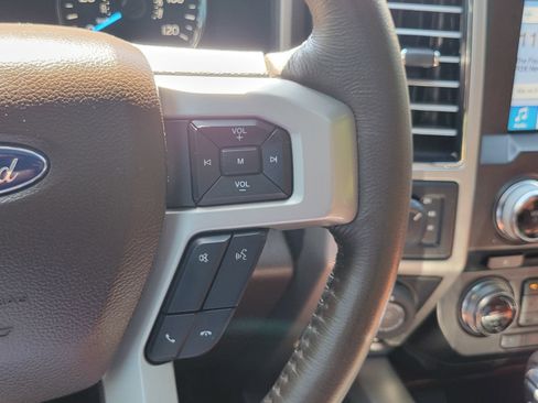 Used 2018 Ford F150 King Ranch w/ Equipment Group 601A Luxury AWD/4WD image 17