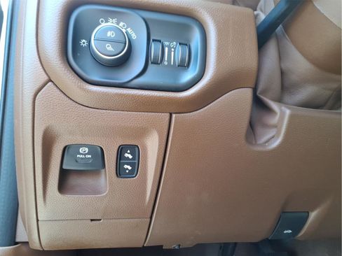 Used 2021 RAM 1500 Laramie AWD/4WD image 16