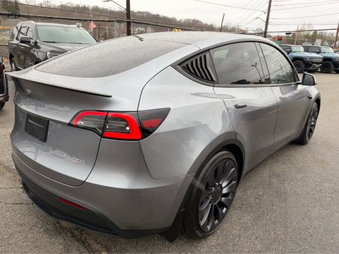 Used 2024 Tesla Model Y Performance image 4