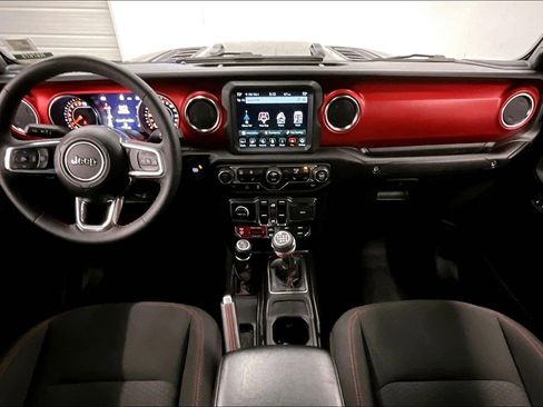 Used 2023 Jeep Gladiator Rubicon w/ Cold Weather Group AWD/4WD image 17