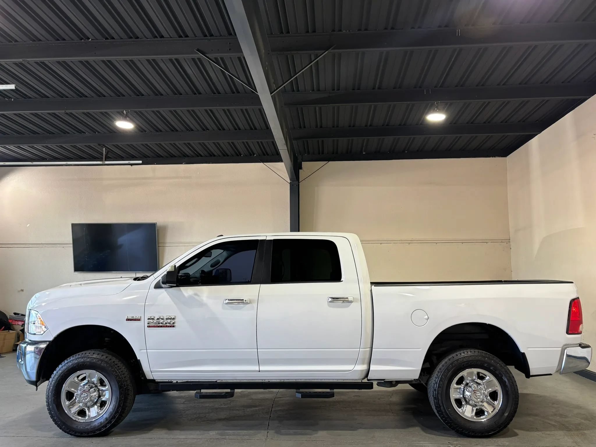 Used 2015 RAM 2500 SLT AWD/4WD image 5