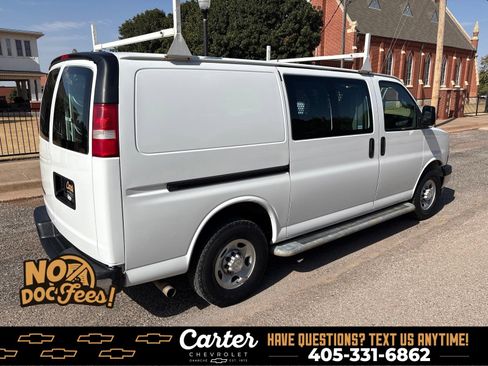 Used 2018 Chevrolet Express 2500 w/ Driver Convenience Package RWD image 9