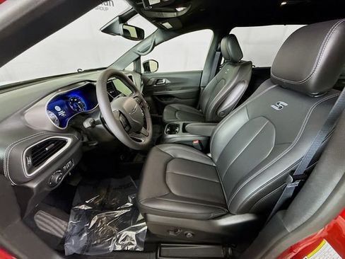 New 2026 Chrysler Pacifica Select image 19