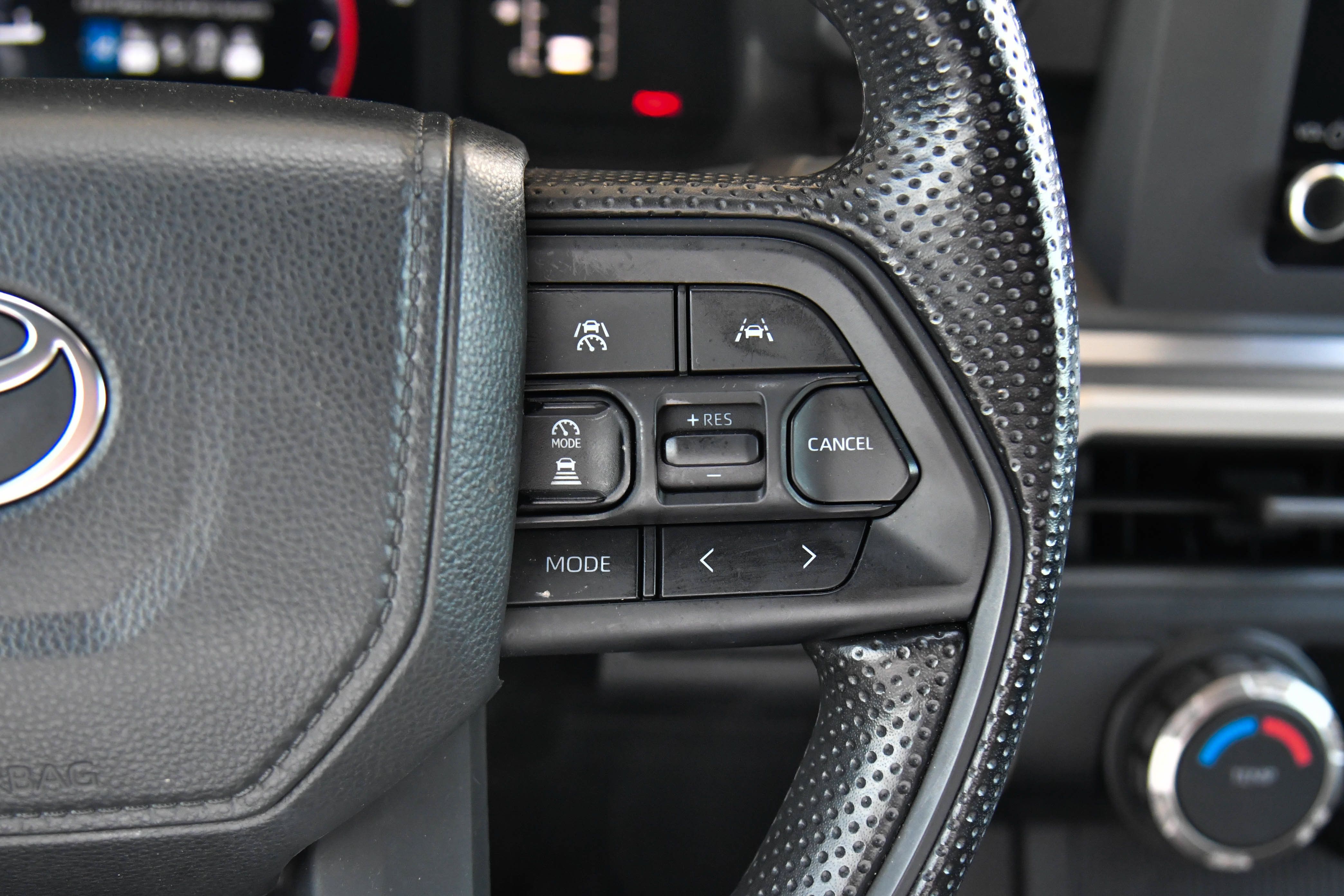 Used 2025 Toyota Tacoma SR5 AWD/4WD image 31