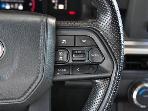 Used 2025 Toyota Tacoma SR5 AWD/4WD image 31