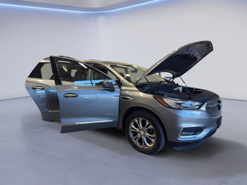 Used 2018 Buick Enclave Avenir w/ Avenir Technology Package AWD/4WD image 7