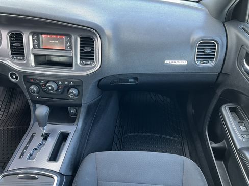 Used 2014 Dodge Charger SE RWD image 32