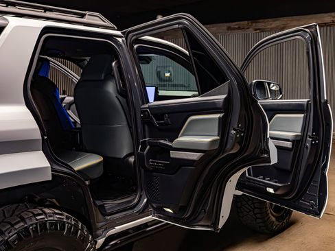 Used 2025 Toyota 4Runner Trailhunter image 29