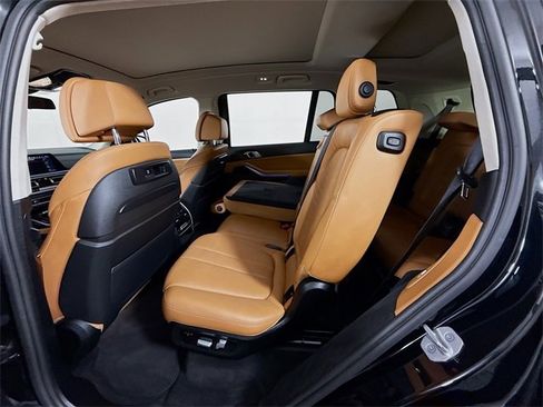 Used 2021 BMW X7 xDrive40i image 9