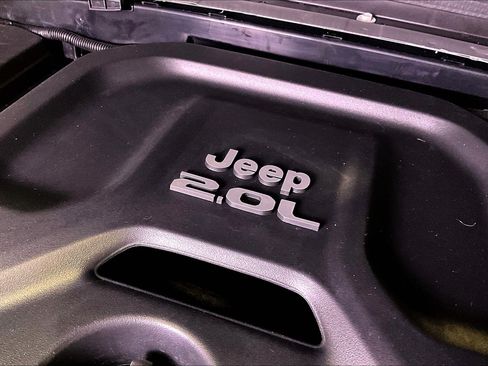 Used 2021 Jeep Wrangler Unlimited Sahara w/ Cold Weather Group AWD/4WD image 32