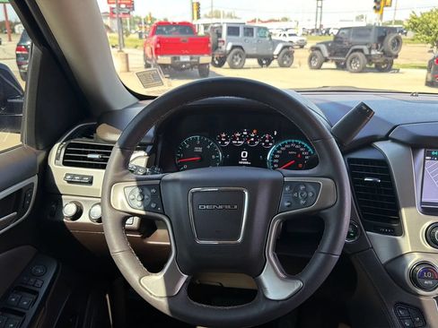Used 2018 GMC Yukon Denali w/ Denali Ultimate Package AWD/4WD image 99