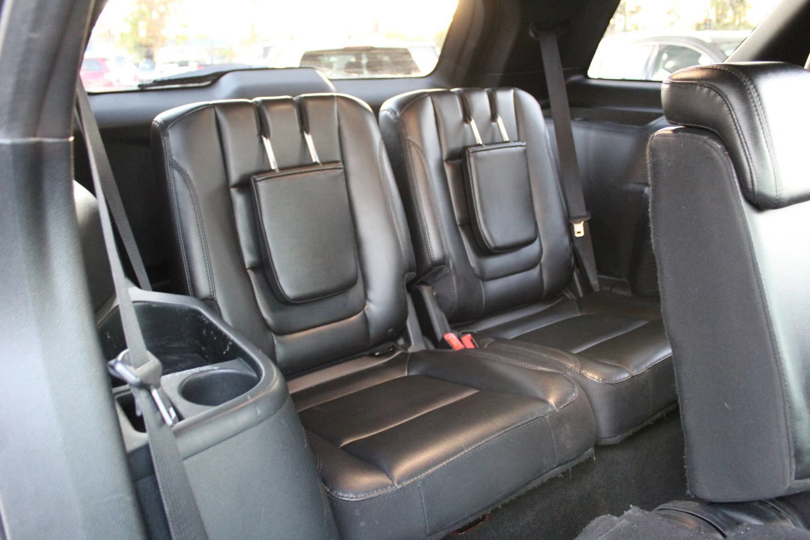 Used 2018 Ford Explorer XLT w/ Equipment Group 202A FWD image 12