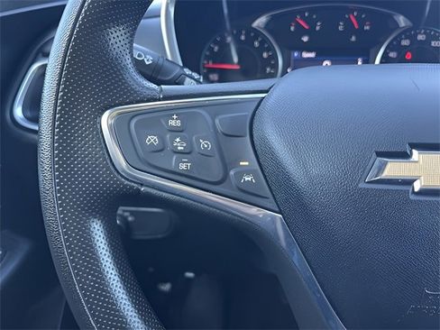 Used 2020 Chevrolet Equinox LT image 19