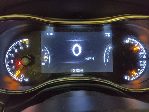 Used 2015 Jeep Grand Cherokee Limited w/ Trailer Tow Group IV image 23