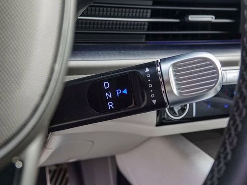 Used 2024 Hyundai Ioniq 6 Limited image 18