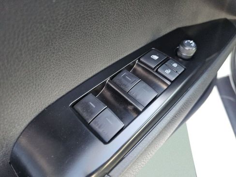 Used 2025 Toyota Camry SE AWD/4WD image 29