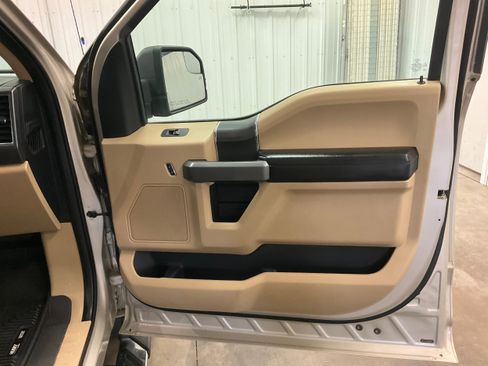 Used 2017 Ford F150 XLT w/ Equipment Group 302A Luxury AWD/4WD image 26