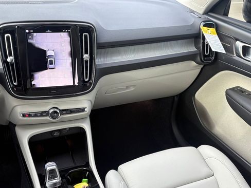 New 2026 Volvo XC40 B5 Ultra w/ Protection Package Premier image 11