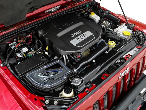 Used 2013 Jeep Wrangler Rubicon w/ Dual Top Group AWD/4WD image 49