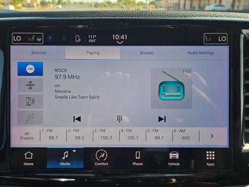 Used 2023 Chrysler Pacifica Touring-L FWD image 35