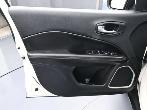 Used 2020 Jeep Compass Latitude FWD image 13