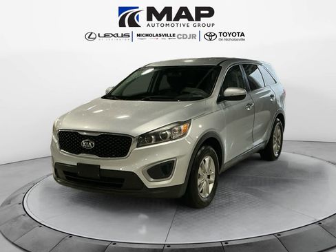 Used 2017 Kia Sorento L image 1