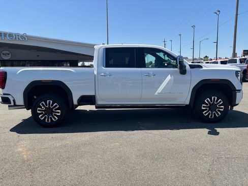 New 2025 GMC Sierra 2500 Denali Ultimate image 4
