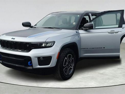 Used 2022 Jeep Grand Cherokee Trailhawk w/ Advanced Protech Group II image 10