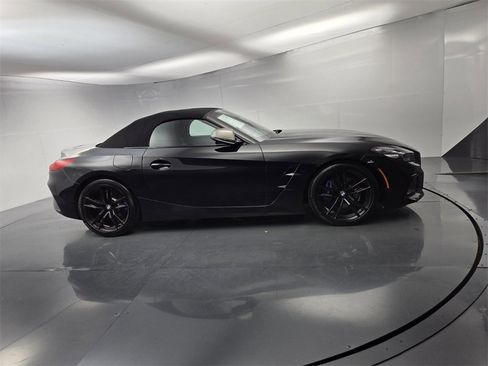 Used 2023 BMW Z4 M40i w/ Premium Package image 34