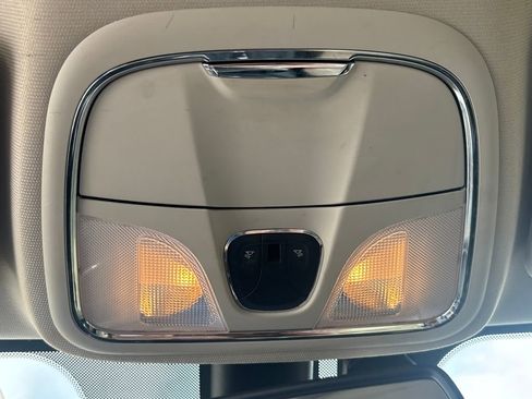 Used 2016 Jeep Cherokee Limited image 16