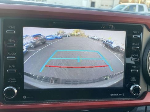 Used 2020 Toyota Tacoma TRD Sport image 39