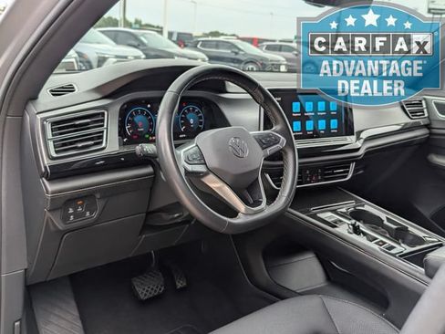 Used 2024 Volkswagen Atlas Cross Sport SE AWD/4WD image 4
