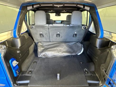 Certified 2025 Jeep Wrangler Unlimited Rubicon w/ Convenience Group AWD/4WD image 43