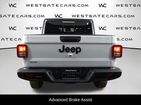 Used 2025 Jeep Gladiator Sport image 7