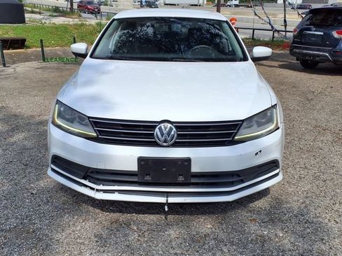 Used 2017 Volkswagen Jetta S FWD image 2