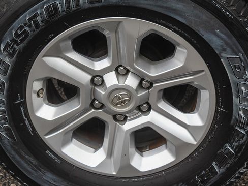 Used 2021 Toyota 4Runner SR5 Premium image 11