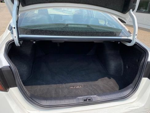 Used 2024 Nissan Altima 2.5 SR FWD image 21