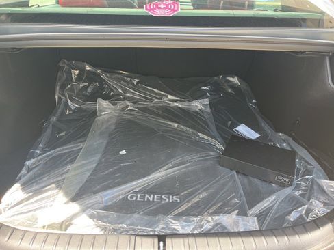 Used 2025 Genesis G70 3.3T Advanced image 12