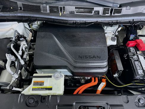 Used 2023 Nissan Leaf SV Plus image 32