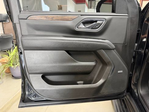 Used 2021 Chevrolet Suburban Premier AWD/4WD image 10